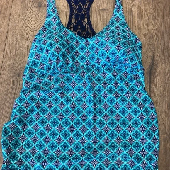 BEACH BUMP MATERNITY TANKINI IN SIZE LARGE - Picture 6 of 7